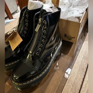 Dr Martens Sinclair Boot size 9 Brand New Never Worn